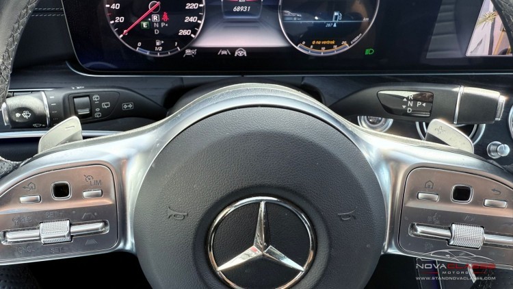 Mercedes-Benz Classe E 300 de AMG Line