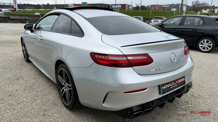 Mercedes-Benz Classe E 220 AMG