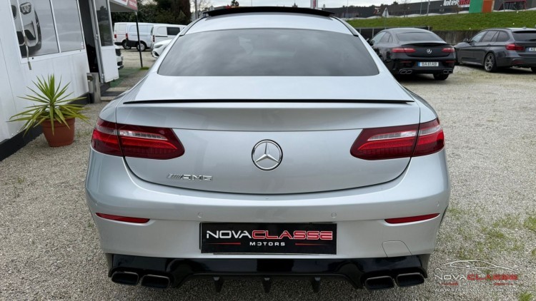 Mercedes-Benz Classe E 220 AMG