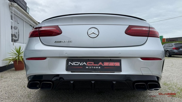 Mercedes-Benz Classe E 220 AMG