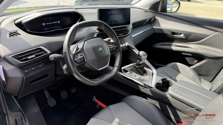 Peugeot 3008 1.2i Allure