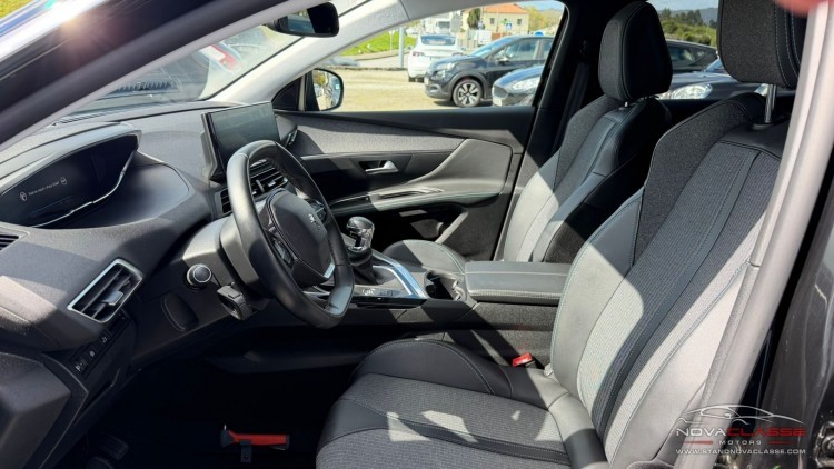 Peugeot 3008 1.2i Allure