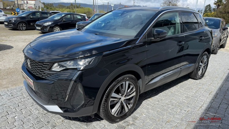 Peugeot 3008 1.2i Allure