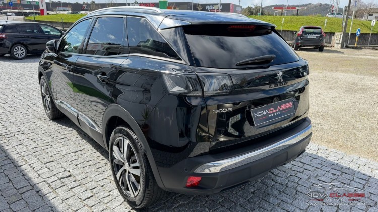 Peugeot 3008 1.2i Allure