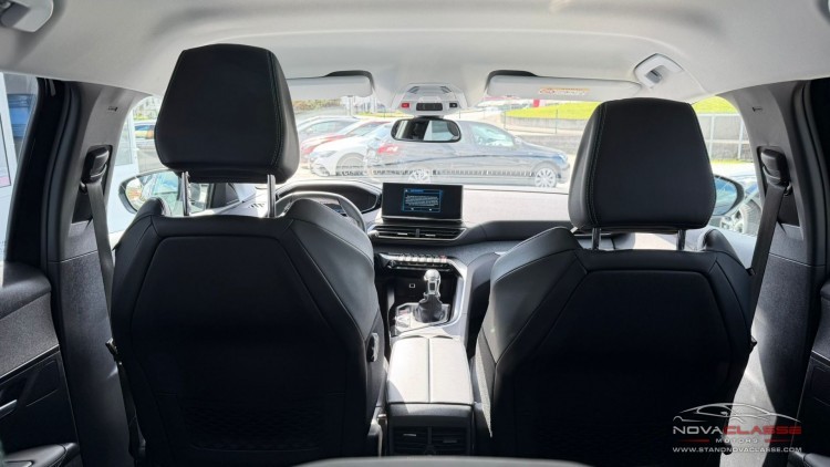 Peugeot 3008 1.2i Allure
