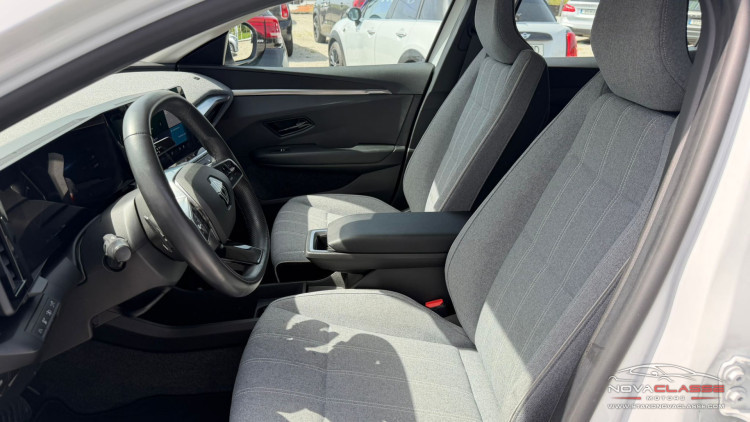 Renault M&eacute;gane E-Tech EQUILIBRE 5D