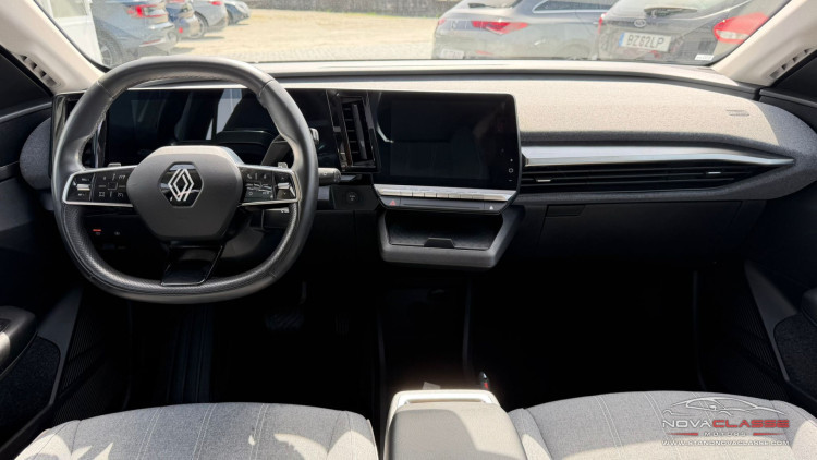 Renault M&eacute;gane E-Tech EQUILIBRE 5D
