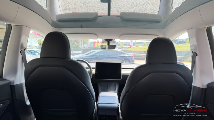 Tesla Model Y RWD